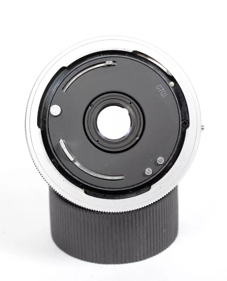 Canon FD/FDn 28mm wide angle lens for Canon FD mount cameras (F2.8 Canon FD/FDn 28mm wide angle lens for Canon FD mount cameras (F2.8